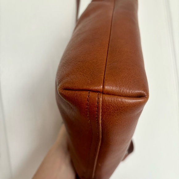 Madewell The Small Drawstring Transport Crossbody Bag in English Saddle - Picture 9 of 14